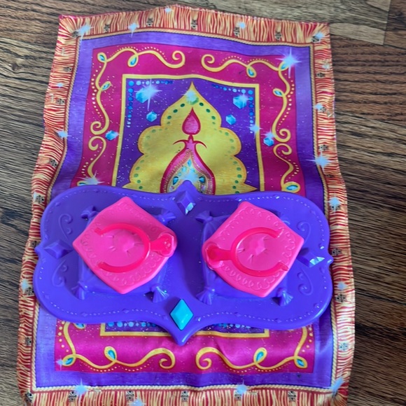 Shimmer and shine magic carpet set with dolls PARTIALLY USED - Picture 6 of 9